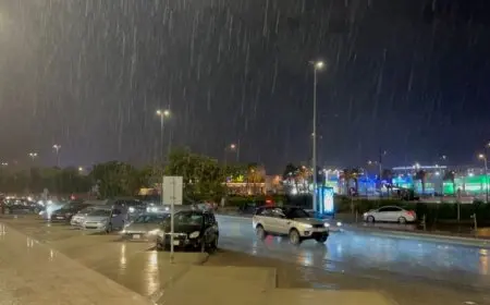 امطار جدة.. تعليق الدراسة في جميع مدارس جدة وإغلاق الأنفاق واستمرار التوقعات بهطول الأمطار