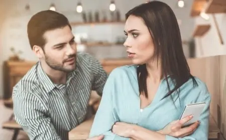 هل من حق الزوجة معرفة كل شيء عن زوجها