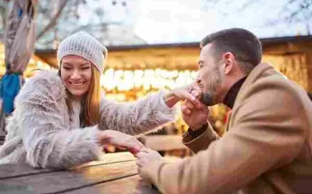 تقبيل اليد في علم النفس