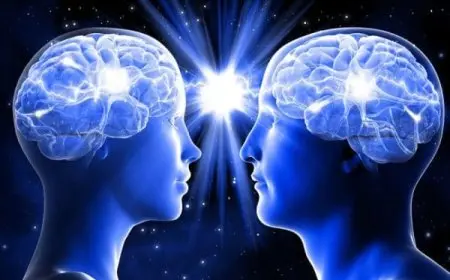 كيف أعرف أن شخص يتخاطر معي