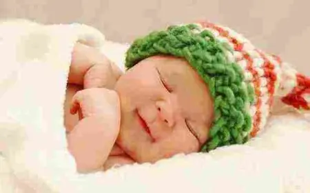 أسباب كثرة نوم الطفل حديث الولادة