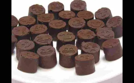 طريقة عمل الشوكولاتة بالكاكاو الجامدة