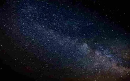 كم نجمة في السماء