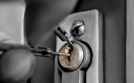 طريقة فتح قفل الباب