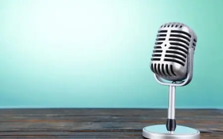 مقدمة برنامج إذاعي