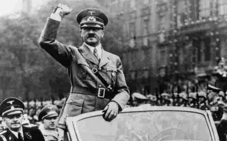 كيف مات هتلر وقصة حياته