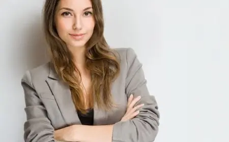 كيف أكون مختلفة عن الأخريات