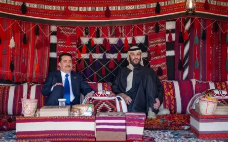 ولي العهد يلتقي رئيس وزراء العراق بالمخيم الشتوي في العلا