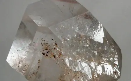 الأحجار الكريمة وأماكن تواجدها