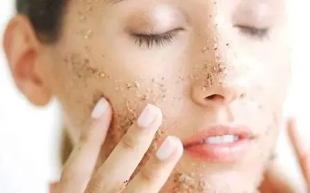 تقشير الوجه للبشرة الدهنية
