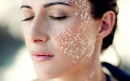 طرق تقشير البشرة الدهنية