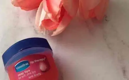 فازلين الشفايف الأصلي والتقليد