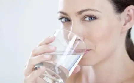 فوائد الماء الساخن على الريق للتخسيس