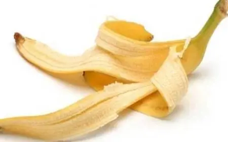 فوائد قشر الموز للبشرة الدهنية