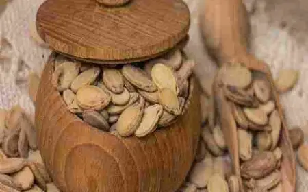 هل اللب الأبيض يزيد الوزن