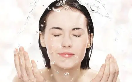 تعرف على أفضل 7 أنواع غسول طبيعي للبشرة الدهنية