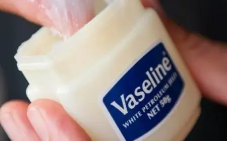 الطريقة الصحيحة لتطويل الشعر بالفازلين