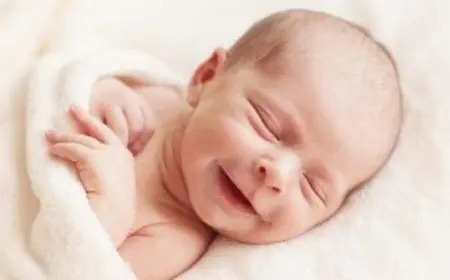 حركة يد الرضيع ومعانيها