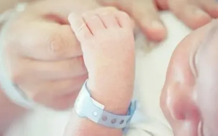 هل الجنين الذكر يسكر رجوله