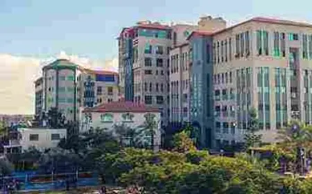 الكلية الجامعية وخدمات الطلبة