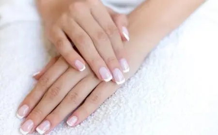 طلاء الأظافر لا يبطل الوضوء نعم أم لا؟