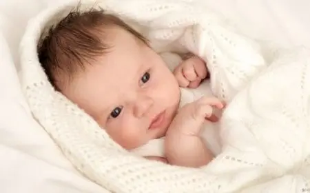 صور بيبي حديث الولادة مكتوب عليها 2024