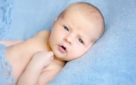 هل يتغير لون عيون الطفل بعد الأربعين