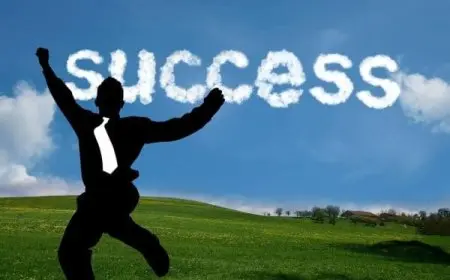 حوار بين طالبتين عن النجاح