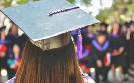 تعبير عن فرحة النجاح في الدراسة